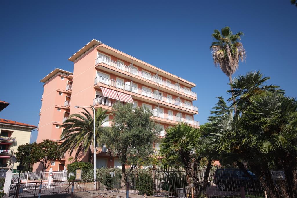 Residence Laura Bordighera Exterior foto